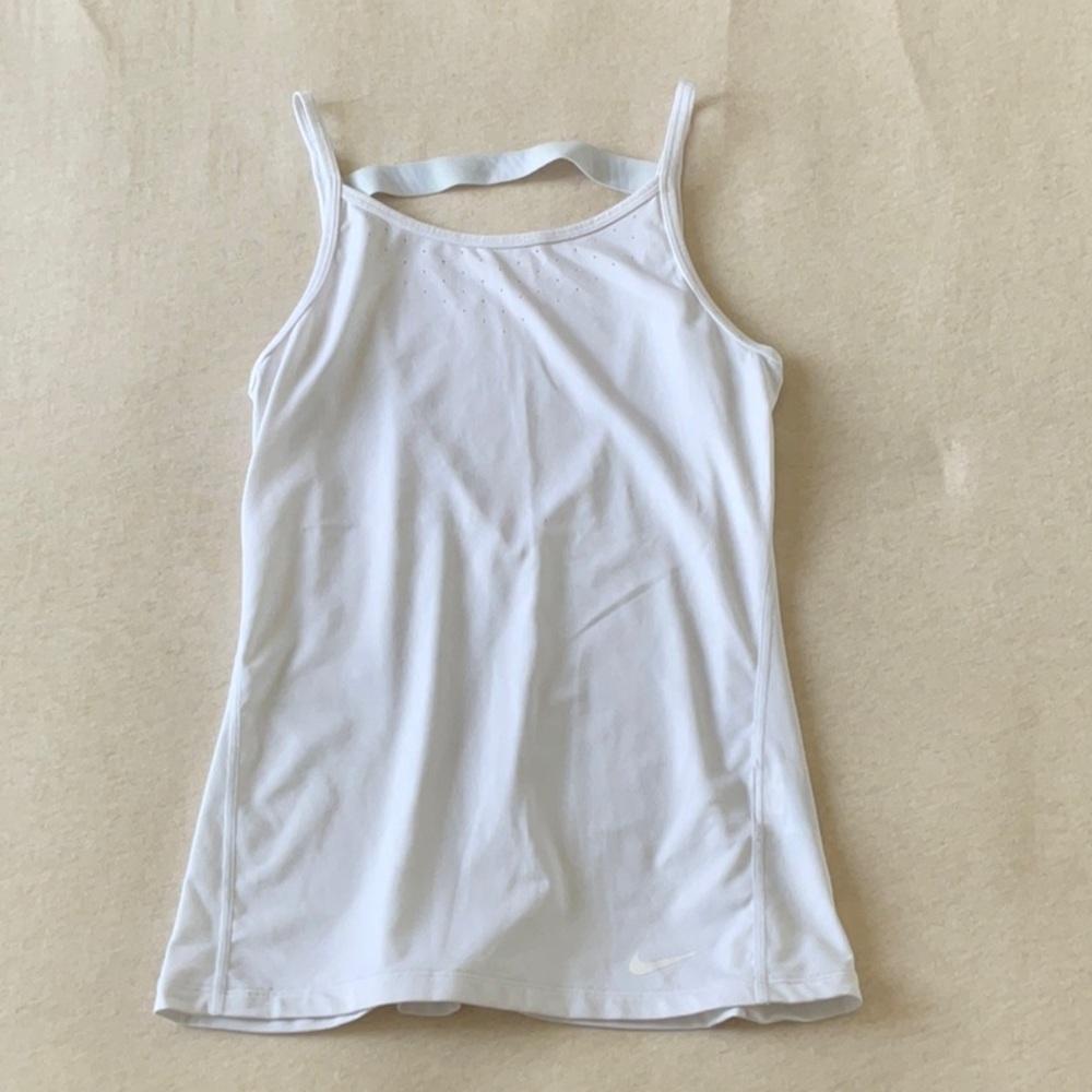 Nike High Neck Open Back Tank 🏃🏻‍♀️